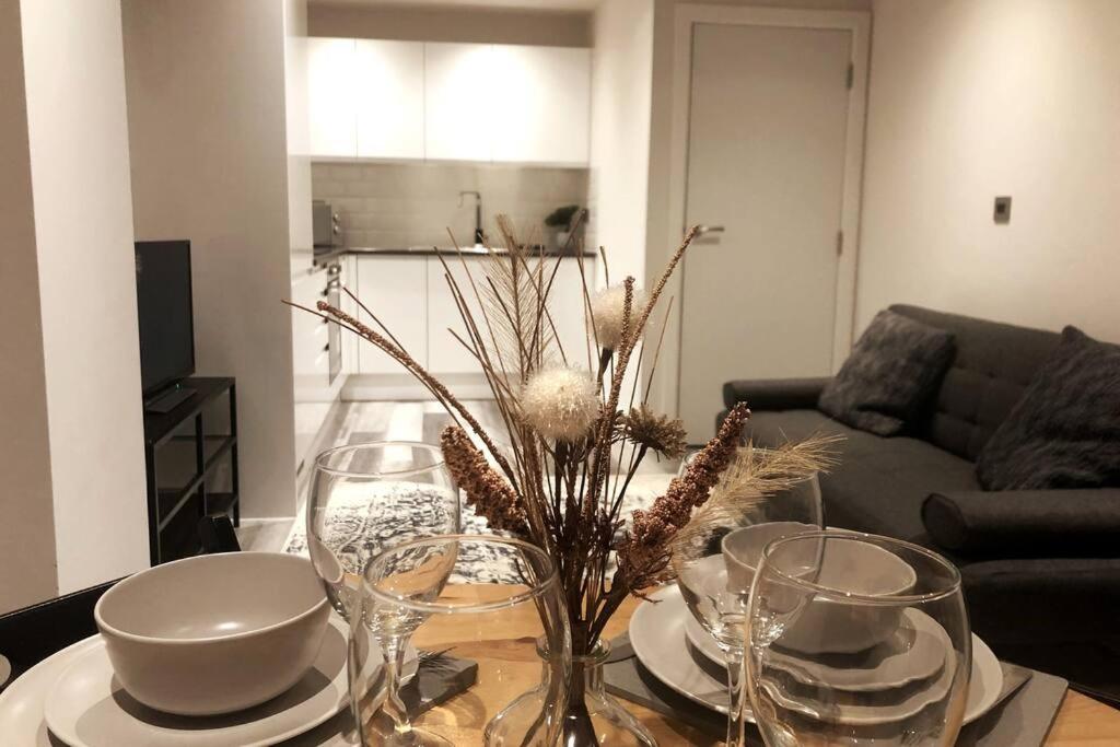 Entire Apartment / Nec / Resorts World / Birmingham Airport Sheldon  Exteriör bild